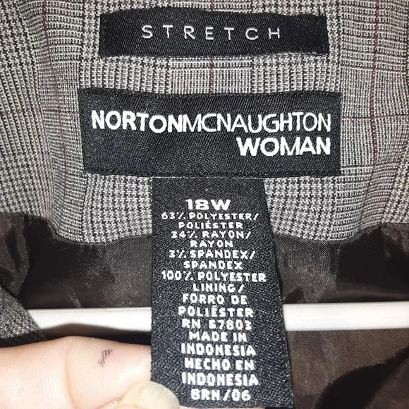 Norton McNaughton Woman's Brown Plaid Blazer Size 18W - Picture 2 of 16